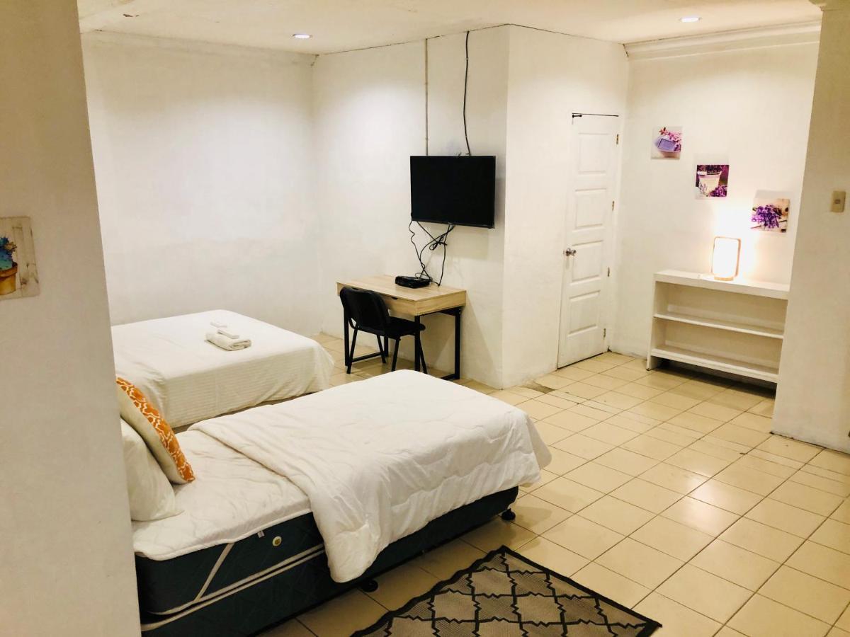 The White Bed And Breakfast Bacolod Habitación foto